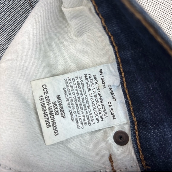 Wrangler Men's Weather Anything Legacy Straight Fit Jeans Size 36x30 - Picture 9 of 12